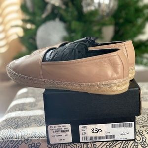 Yves Saint Laurent 
ESPADRILLE 10 SL MON 
Color: Nude
Size: 9½ M vend 39'M